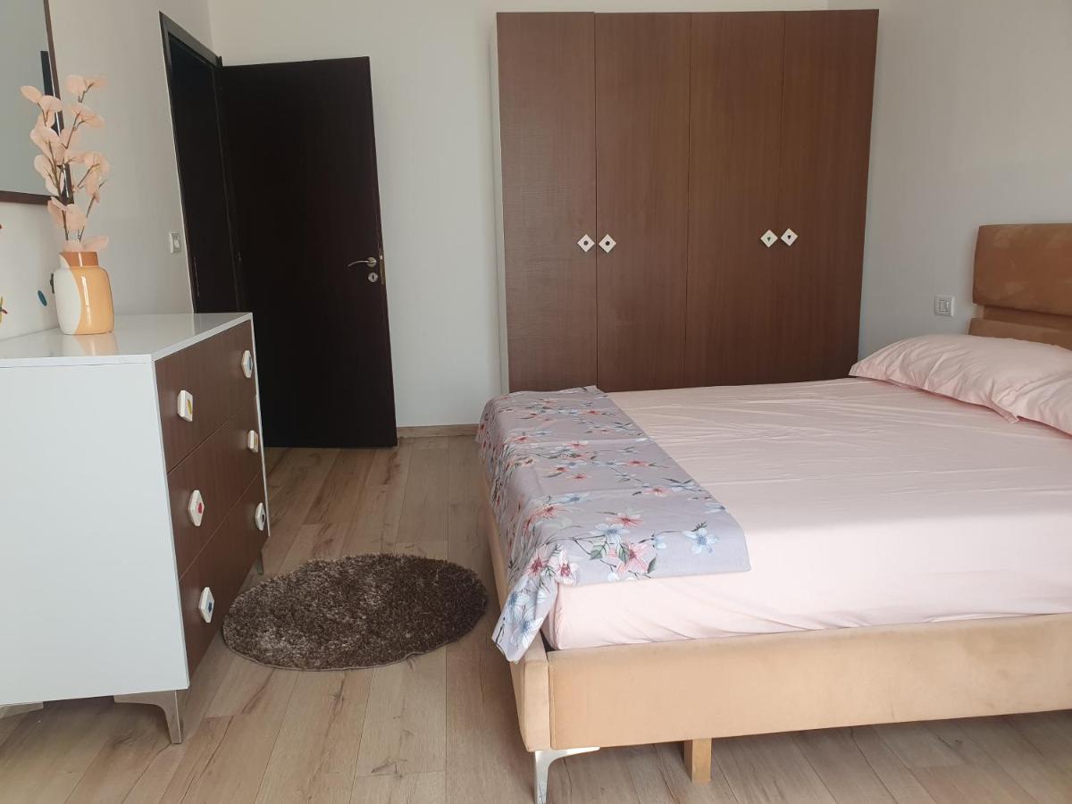 Apartment In The Heart Of Tirana , Bllok Exterior foto